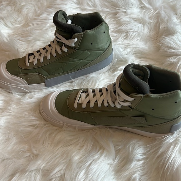 Men’s dusty olive Nike sneakers size10 - Picture 2 of 7